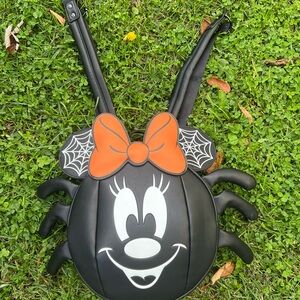 Loungefly Minnie Mouse Glow In The Dark Halloween Spider Backpack 🕷️